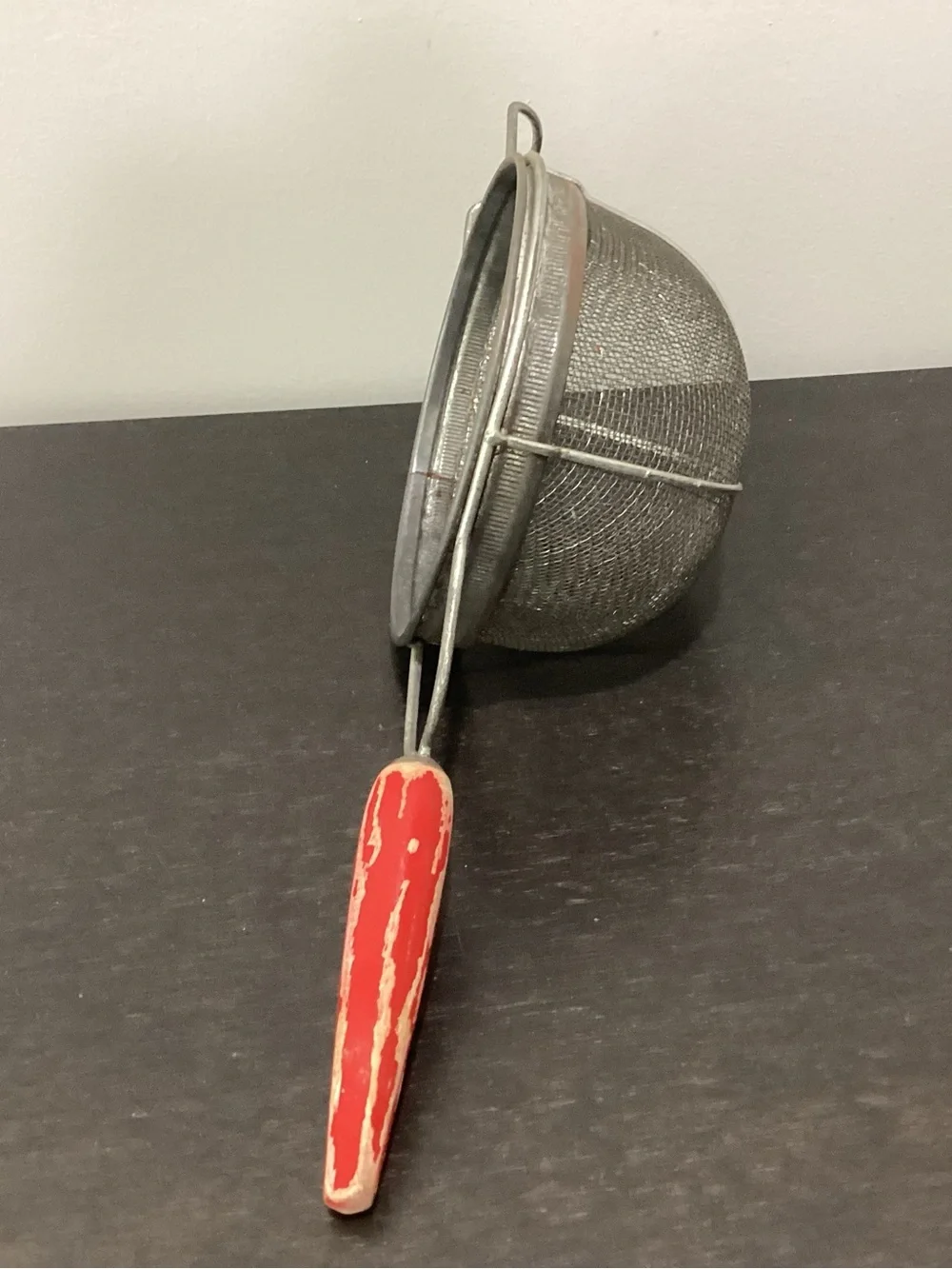 Vtg. Kitchen Mesh Strainer/Wire Sieve or Sifter. Classic vintage utensil 1930s-